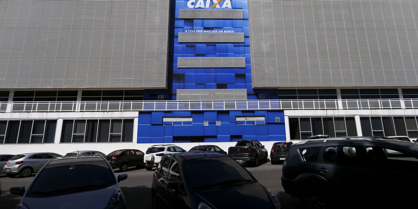 Privado: Caixa paga hoje auxílio emergencial a nascidos em novembro
