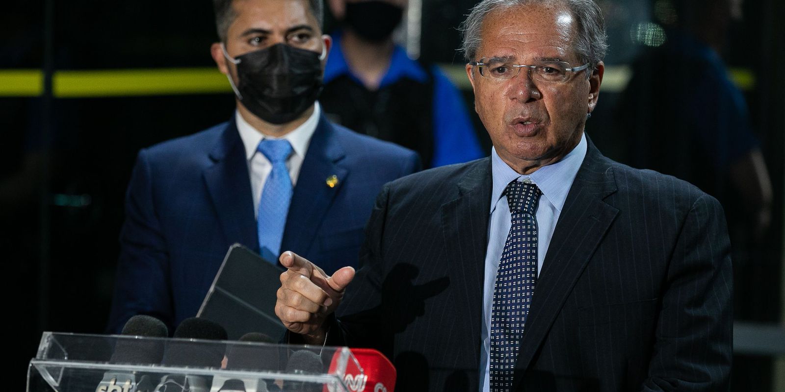 Privado: Guedes: auxílio será prorrogado por mais 2 meses e pode ser estendido