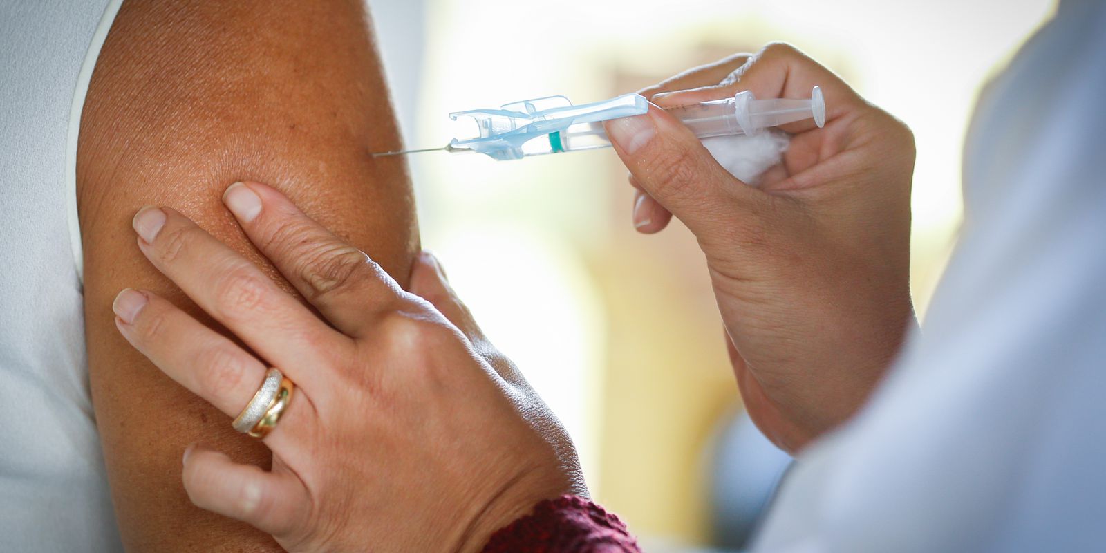 Privado: Covid-19: Brasil registra mais 48,5 mil casos e 1,2 mil mortes