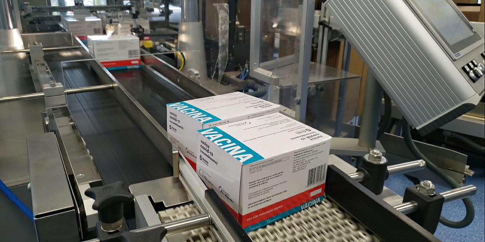 Privado: Bio-Manguinhos recebe IFA para mais 10 milhões de doses de vacina