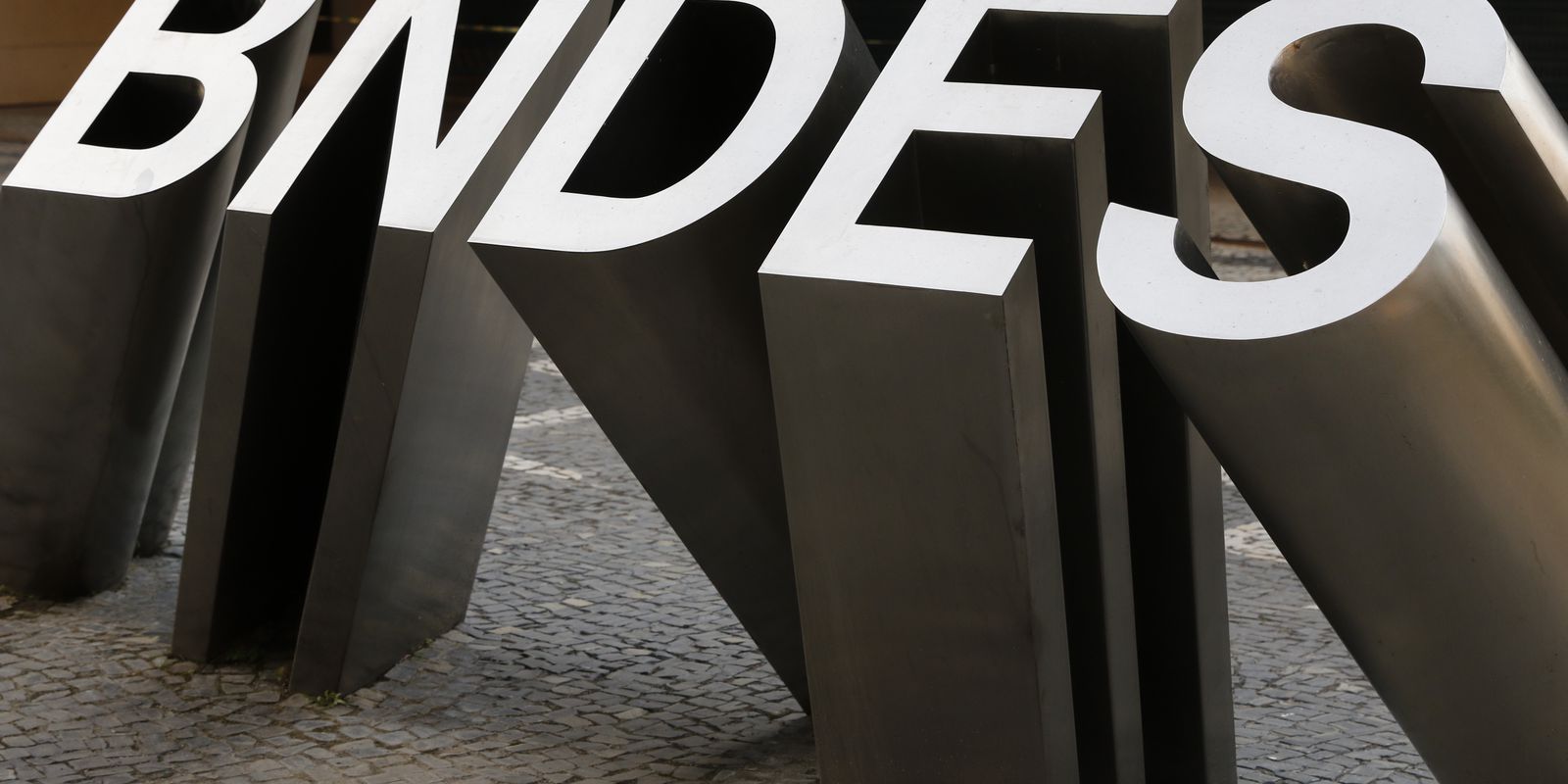 Privado: BNDES quer mais R$ 100 milhões para financiar combate à covid-19