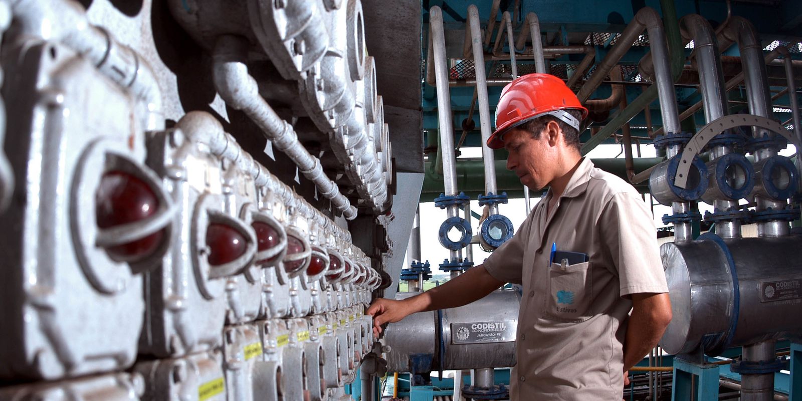 Privado: IBGE: indústrias empregavam 7,6 milhões de pessoas em 2019