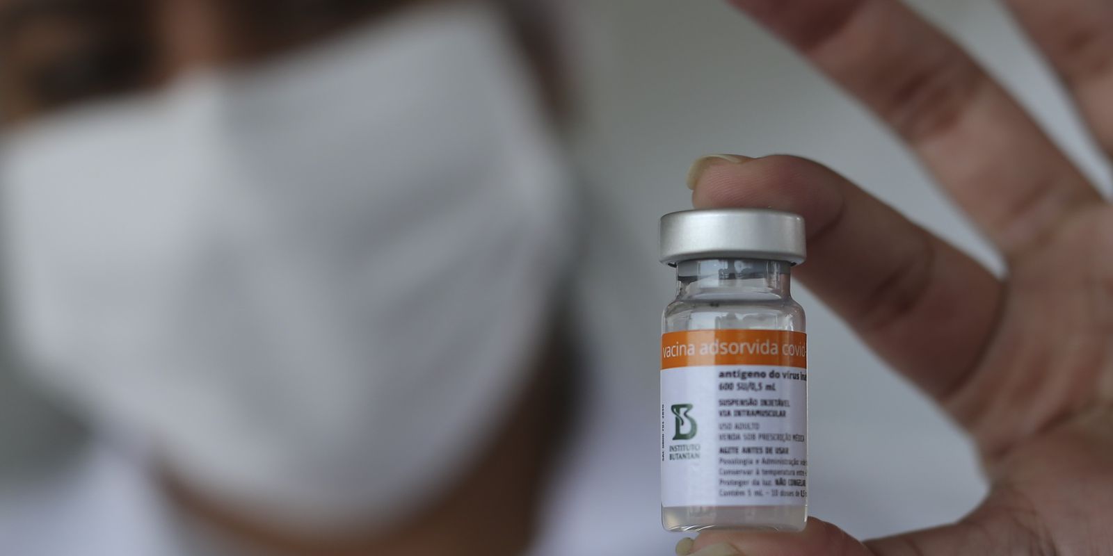 Privado: Saúde vai fazer estudo para avaliar eficácia da 3ª dose da CoronaVac