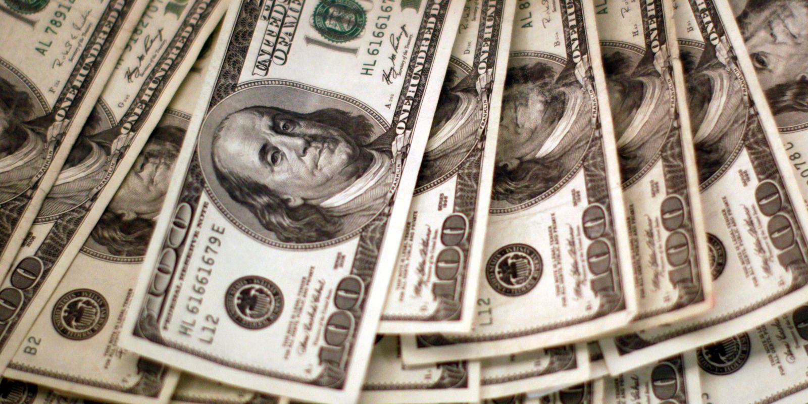 Privado: Dólar ultrapassa R$ 5,20 e fecha julho com maior alta desde janeiro
