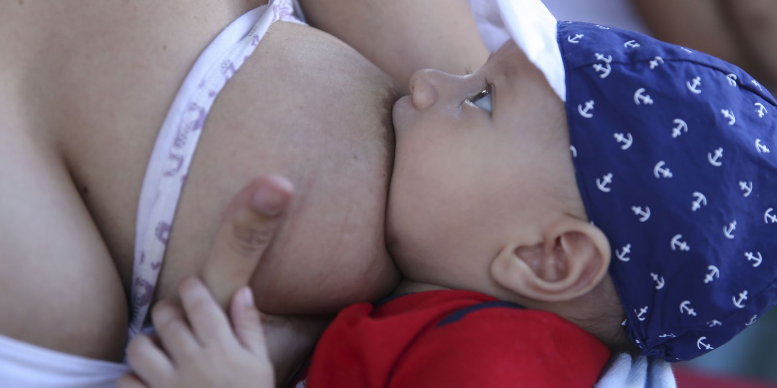 Privado: Anticorpos contra covid-19 podem passar para bebês pelo leite materno