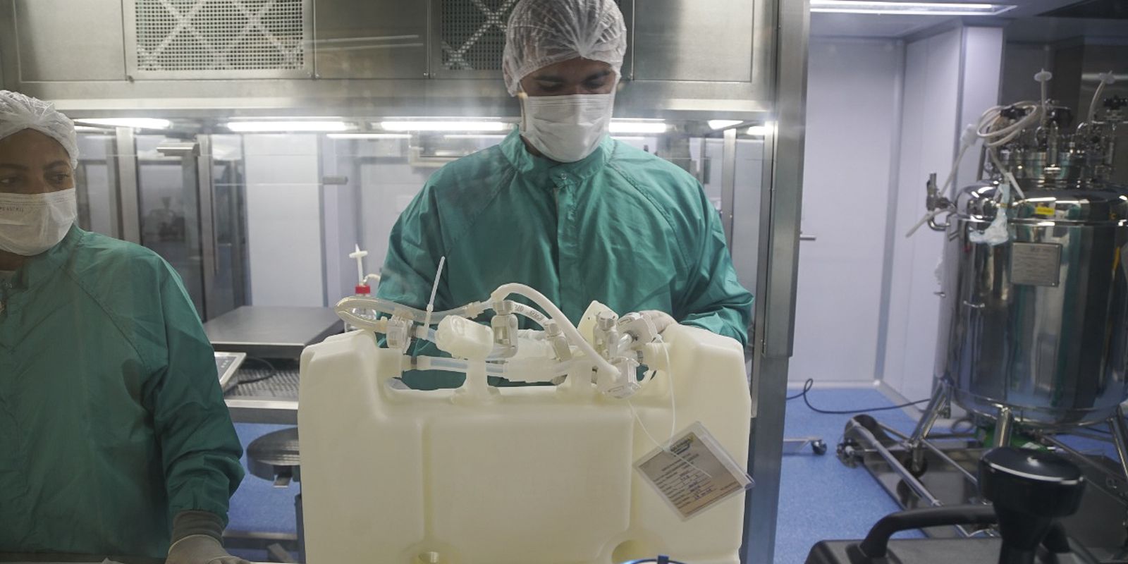 Privado: Fiocruz prevê entrega de 6 milhões de doses com IFA nacional este ano