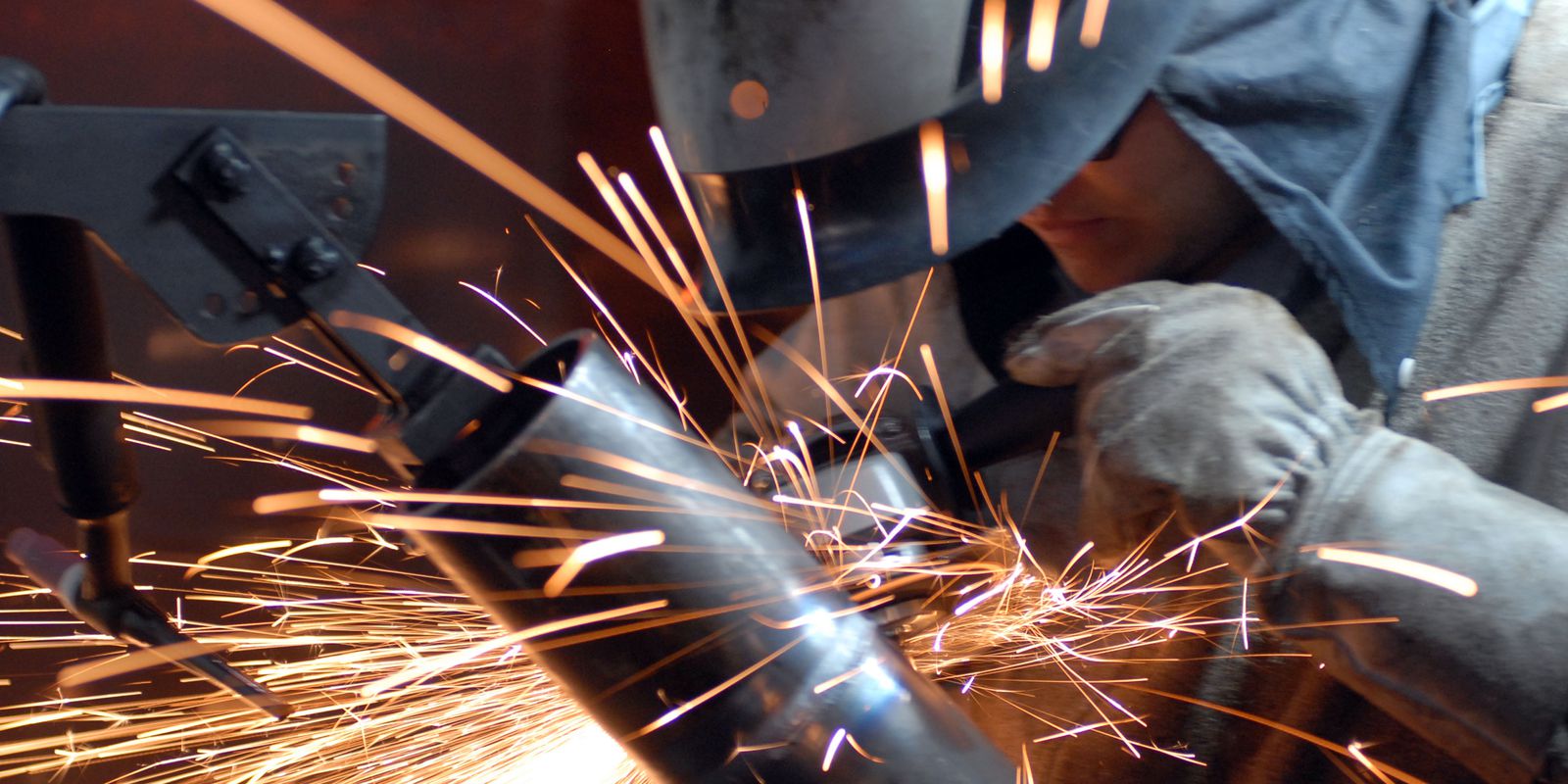 Privado: Produção industrial cai pelo terceiro mês seguido