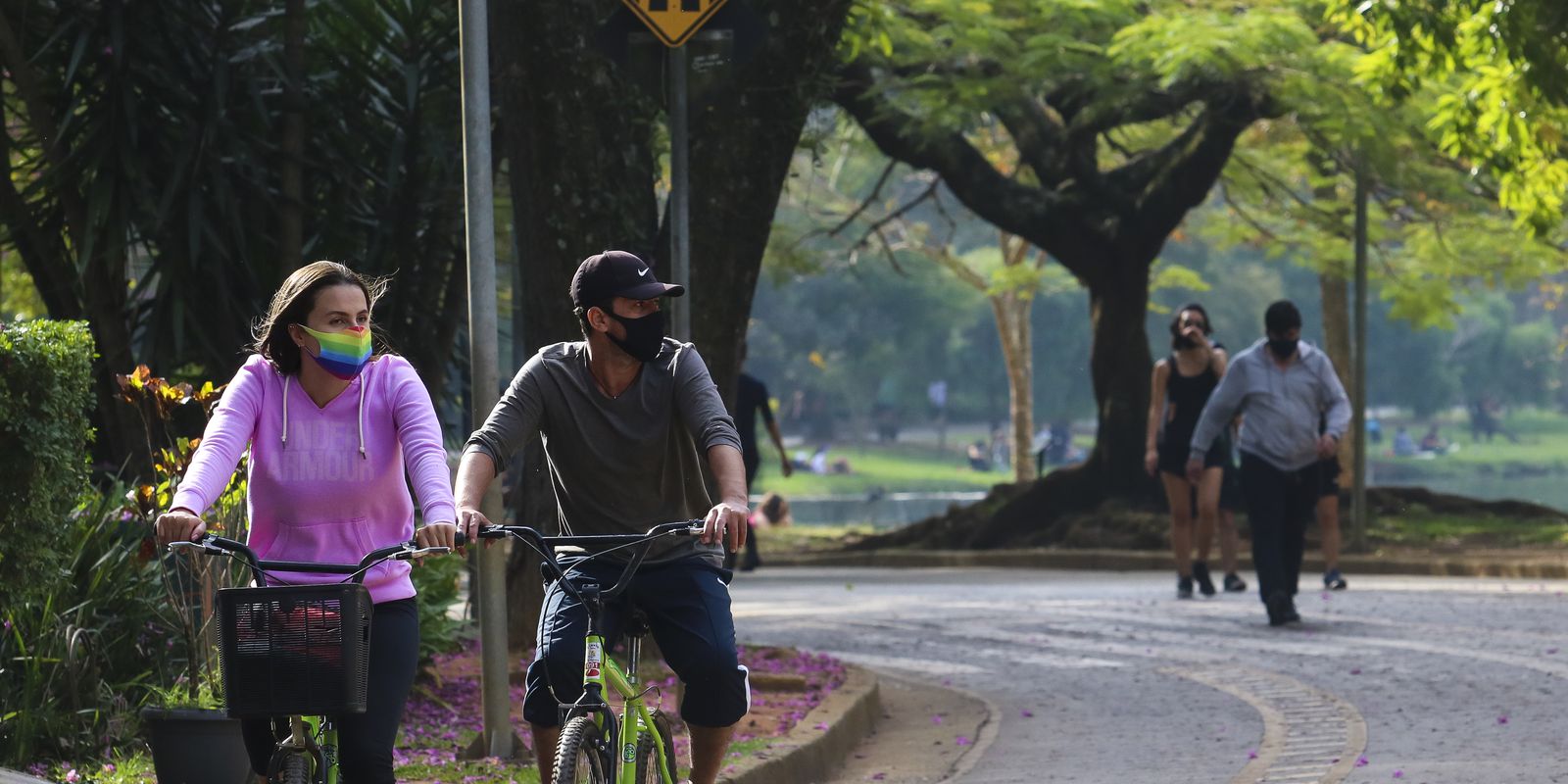 Privado: Mais de 1,2 mil municípios devem manter exigência de máscara, diz CNM