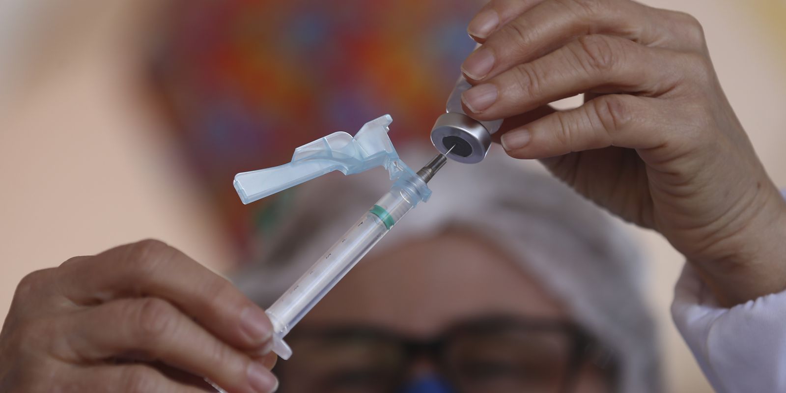 Privado: Covid-19: 105 mil idosos do Rio não tomaram dose de reforço da vacina