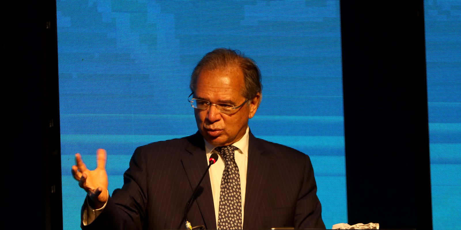 Privado: Auxílio Brasil: ministro diz que governo usará R$ 30 bi fora do teto