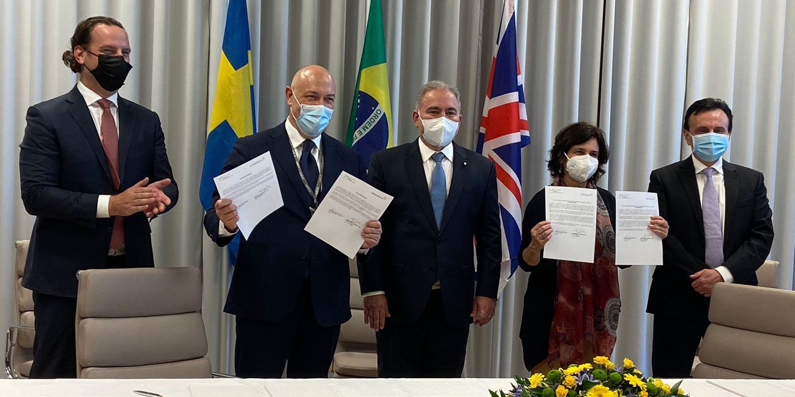 Privado: Fiocruz e AstraZeneca assinam acordo para importação de IFA em 2022