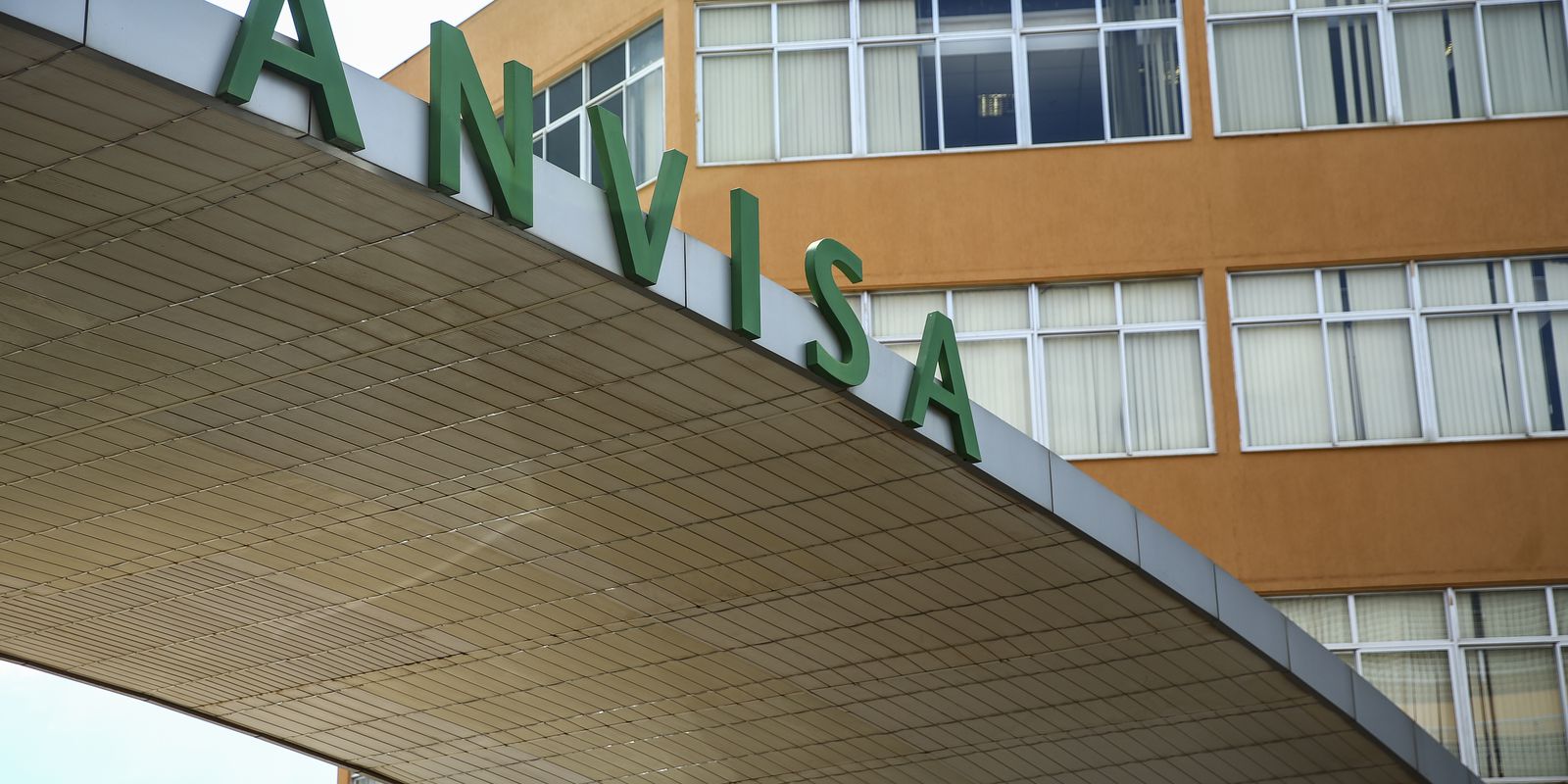 Privado: Anvisa diz que não recebeu pedido de registro de vacinas para crianças