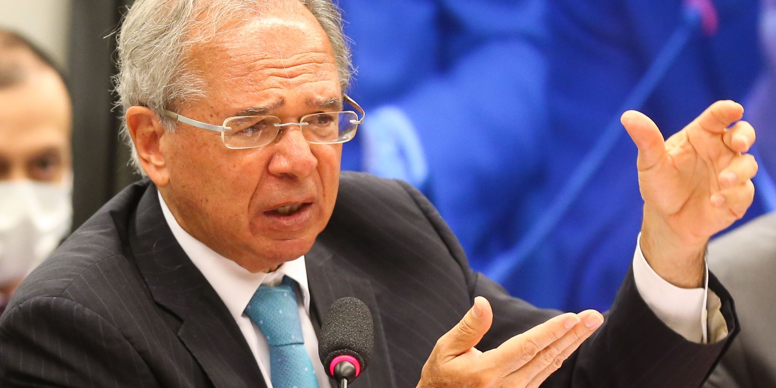 Privado: Subida dos juros deve provocar desaceleração na economia, diz ministro
