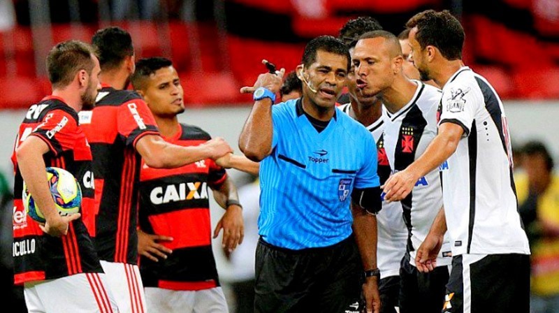 Campeonato Carioca: arbitragem mais confiante e atuante em 2022