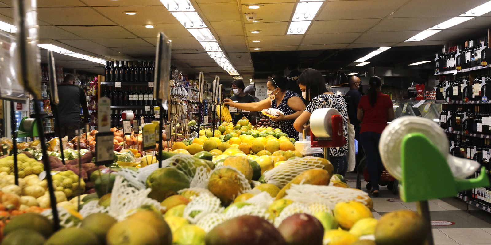 Privado: Consumo das famílias tem alta de 1,23% em janeiro