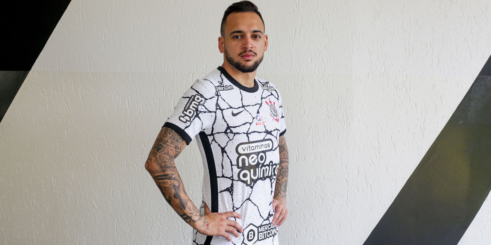 Privado: Após fugir da Guerra na Ucrânia, Maycon é apresentado pelo Corinthians