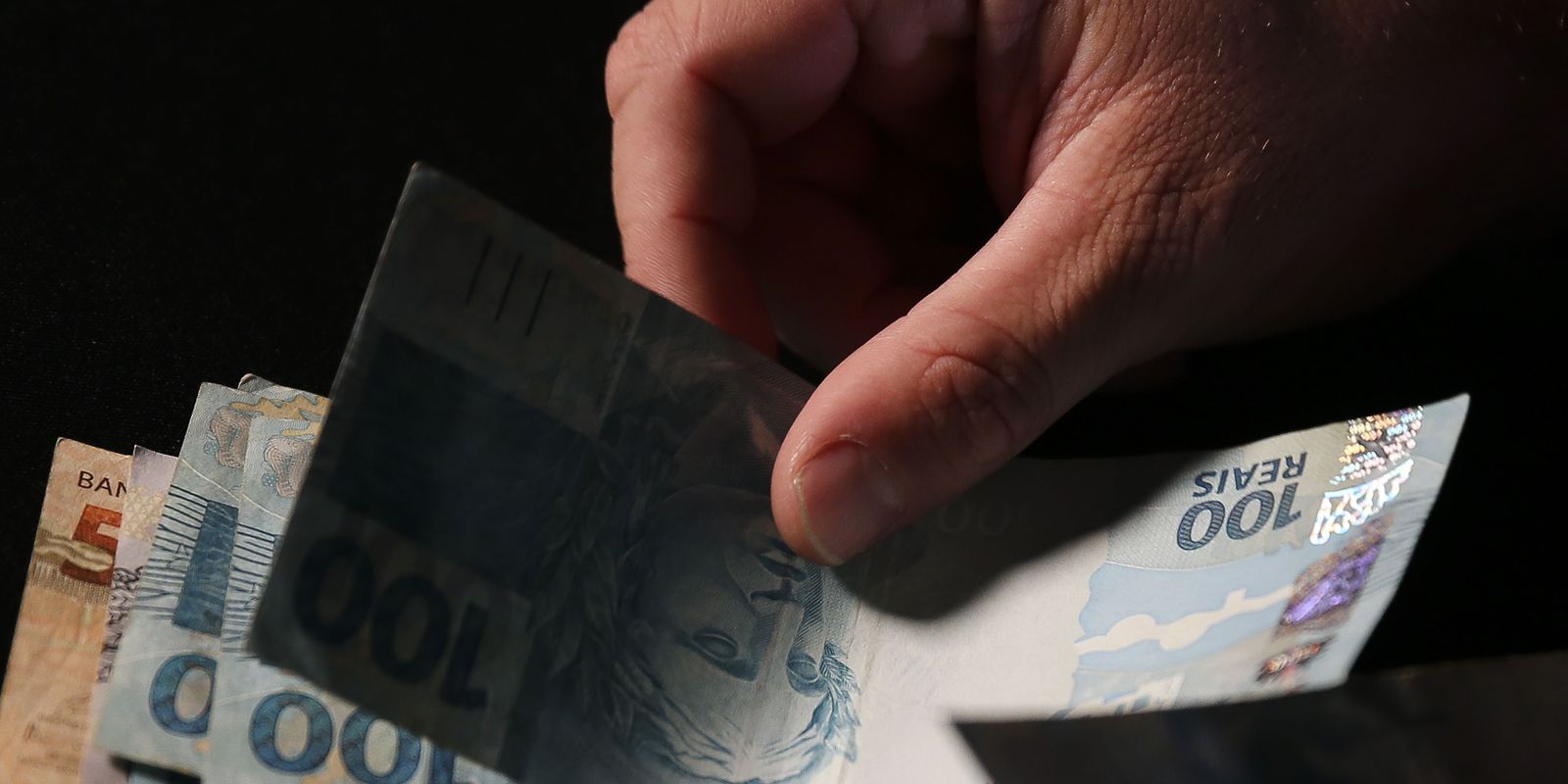 Privado: Governo propõe salário mínimo de R$ 1.294 em 2023, sem aumento real
