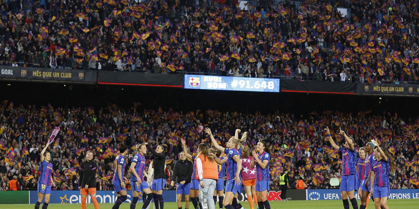 Privado: Barcelona recebe o maior público da história do futebol feminino