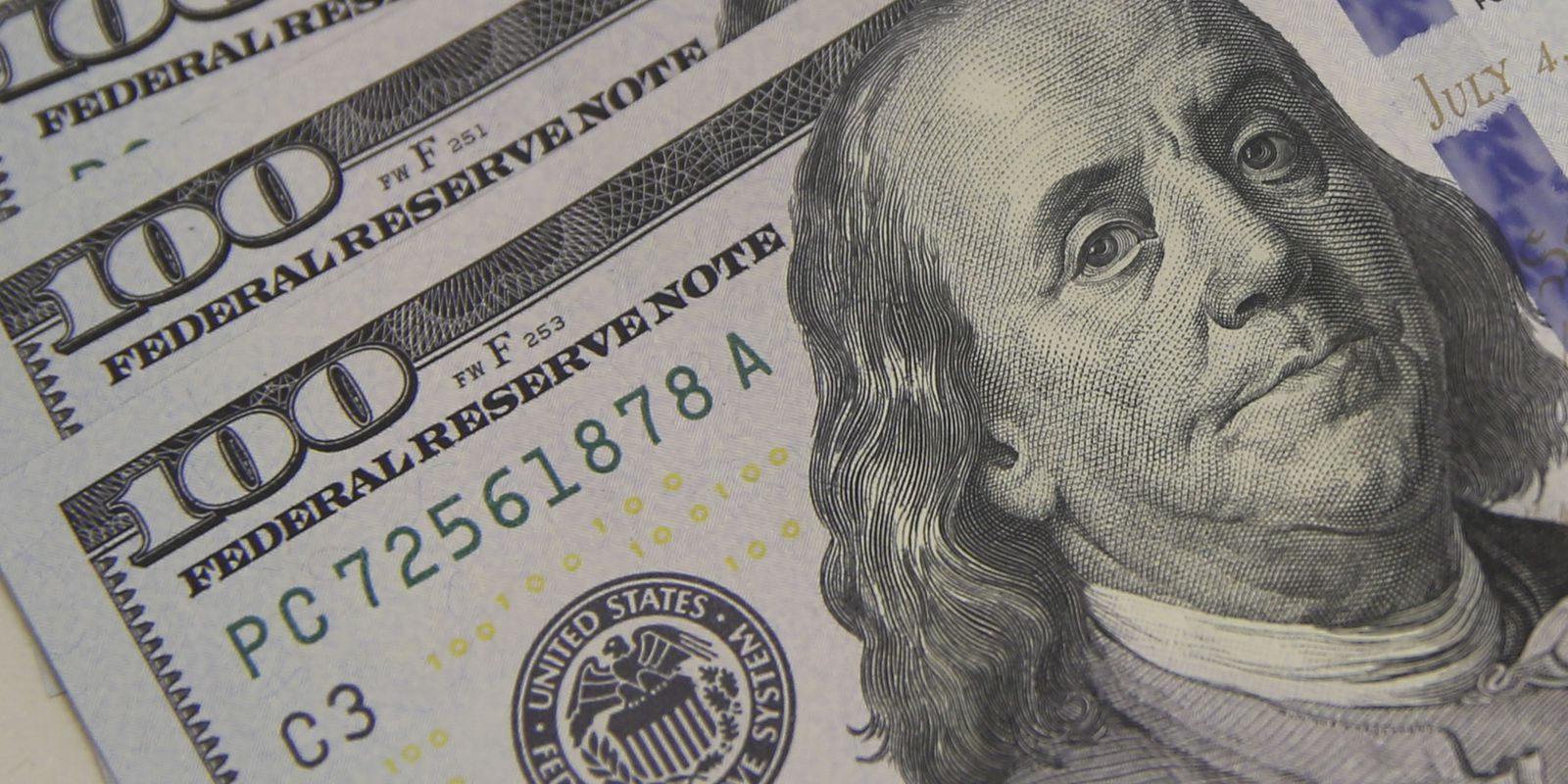 Privado: Dólar sobe para R$ 4,87 e fecha no maior valor em um mês