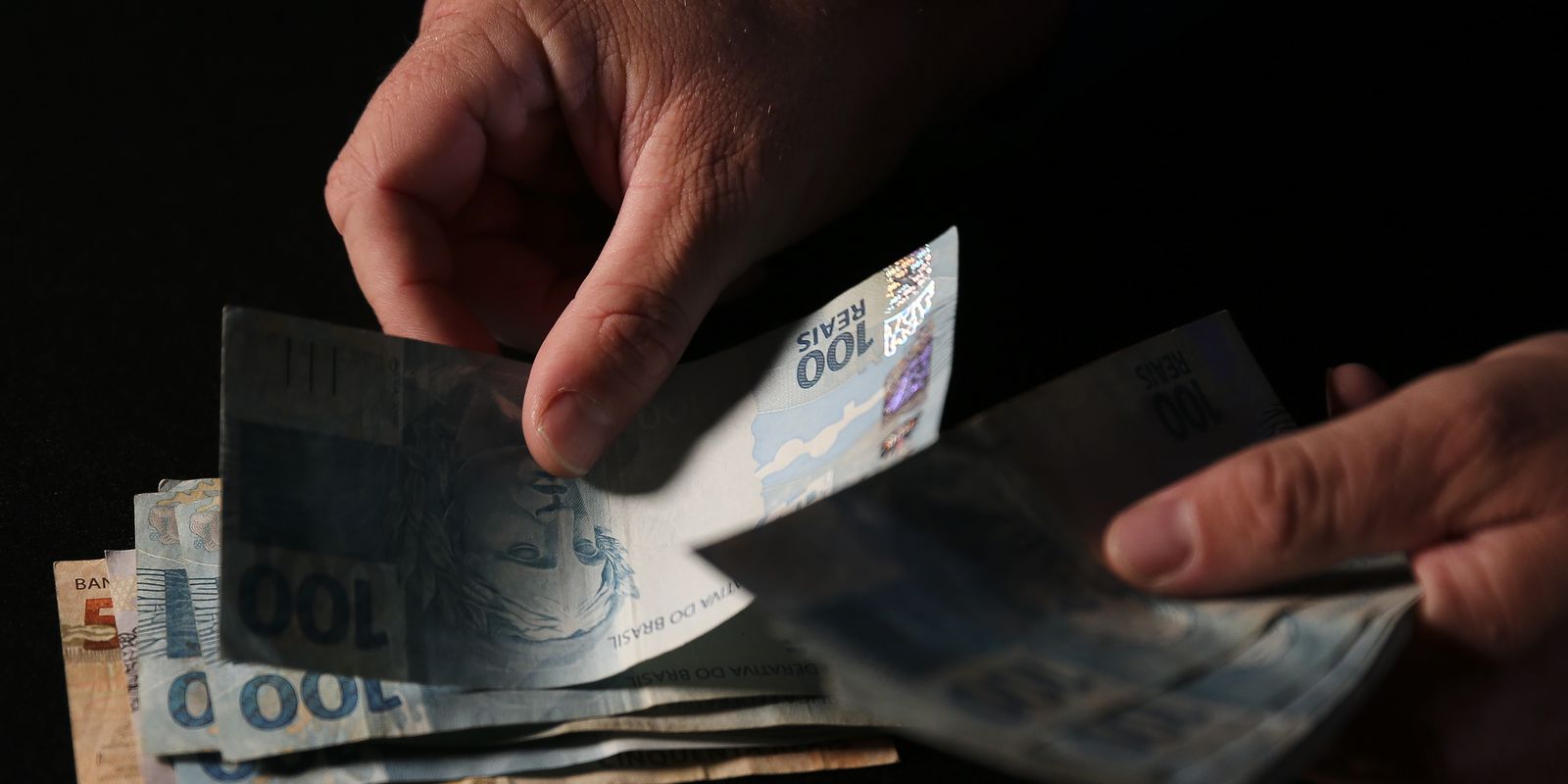 Privado: Caixa paga Auxílio Brasil a beneficiários com NIS final 7