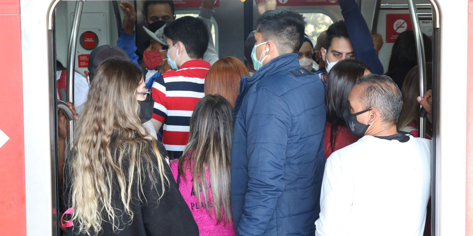 Privado: Covid-19: Brasil tem 15.194 novos casos e 87 óbitos