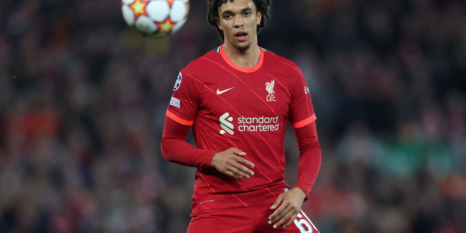 Privado: Liverpool lida bem com pressão por 4 títulos, diz Alexander-Arnold