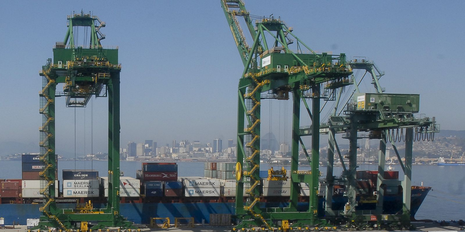 Privado: Balança comercial registra superávit de US$ 8,1 bilhões em abril