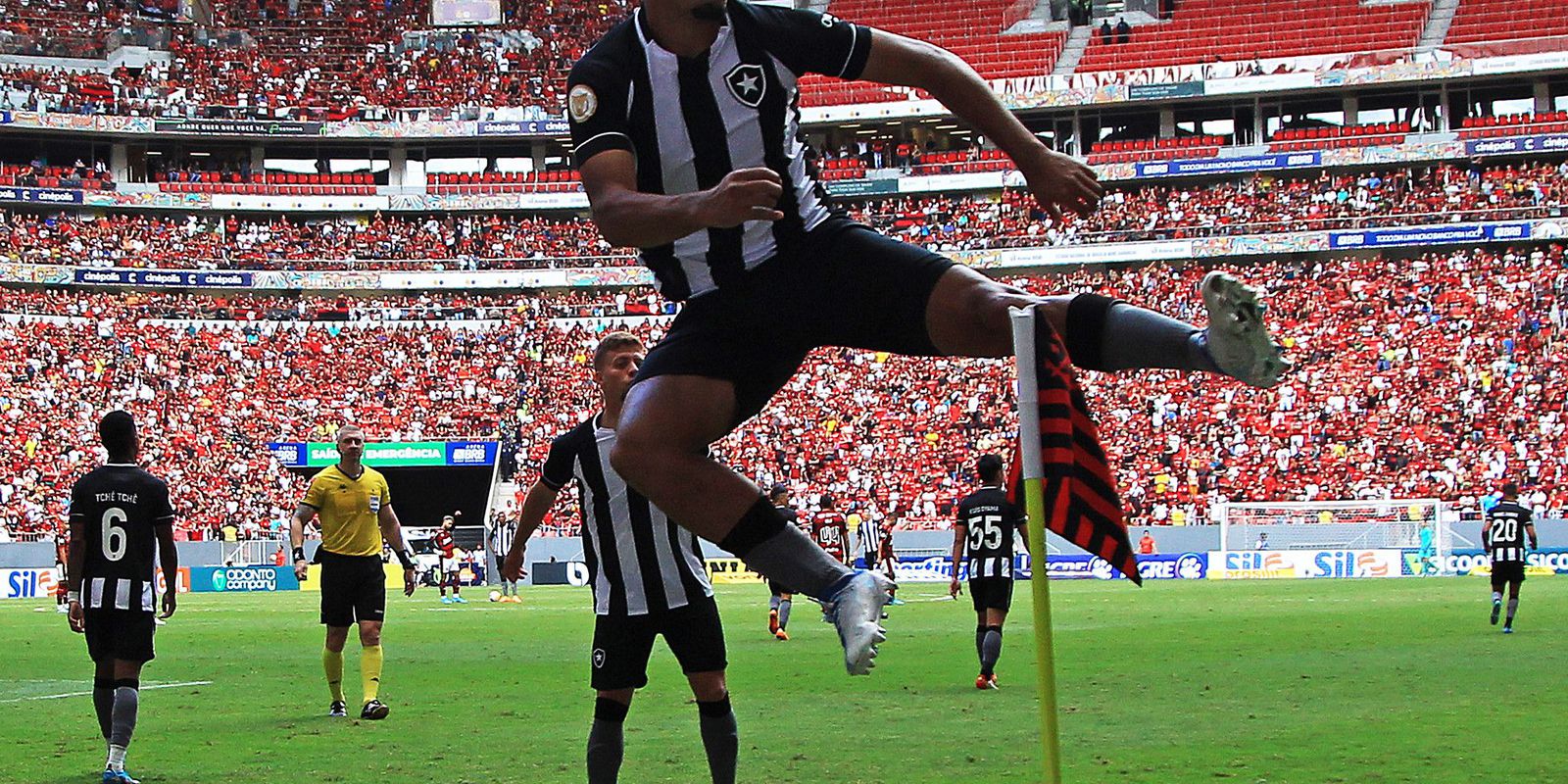 Privado: Botafogo vence Flamengo, quebra tabu e sobe na tabela do Brasileiro