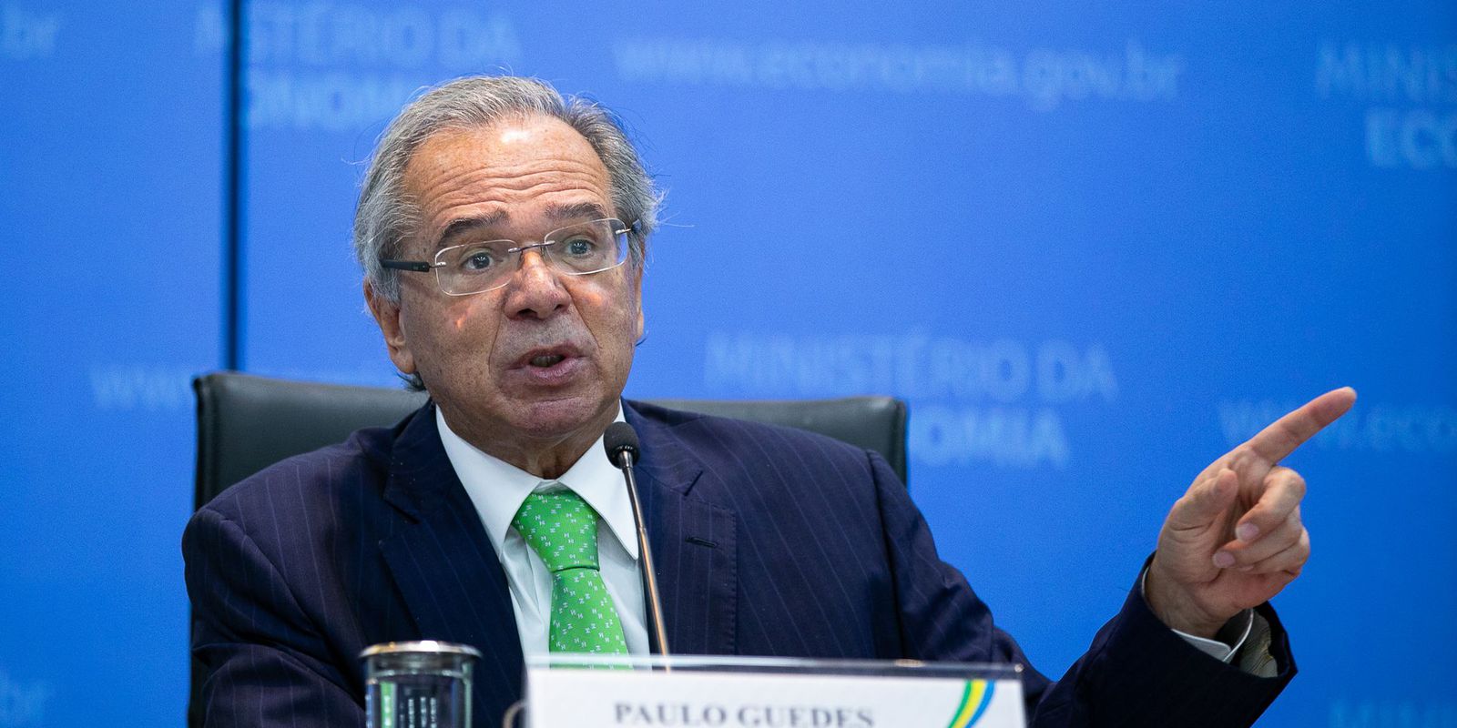 Privado: Ministro da Economia defende taxar super-ricos e desonerar empresas