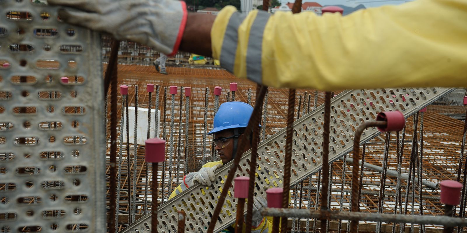 Privado: IBGE: custo da construção sobe 1,21% em abril
