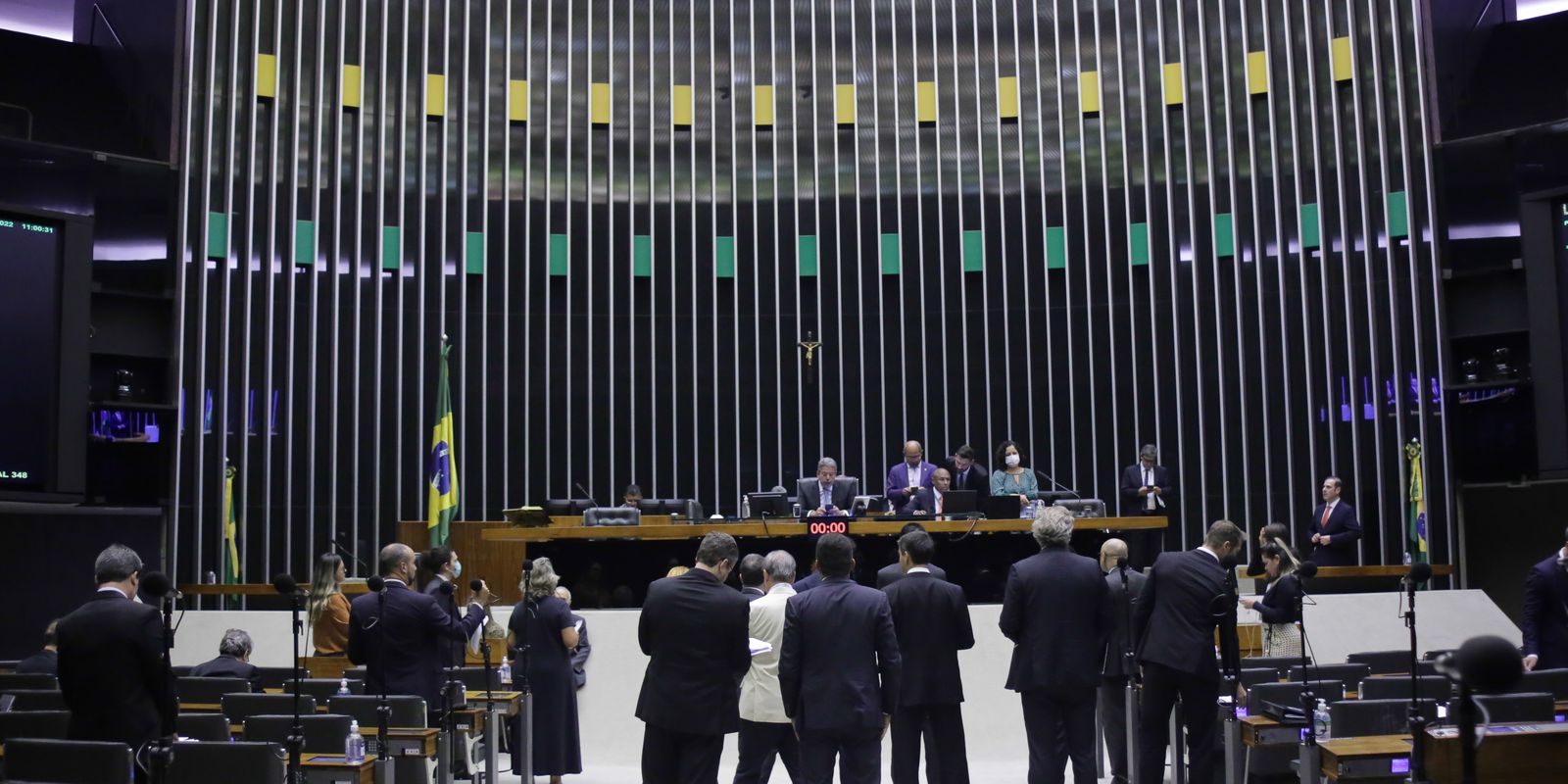 Privado: Câmara aprova limite da alíquota de ICMS sobre combustíveis
