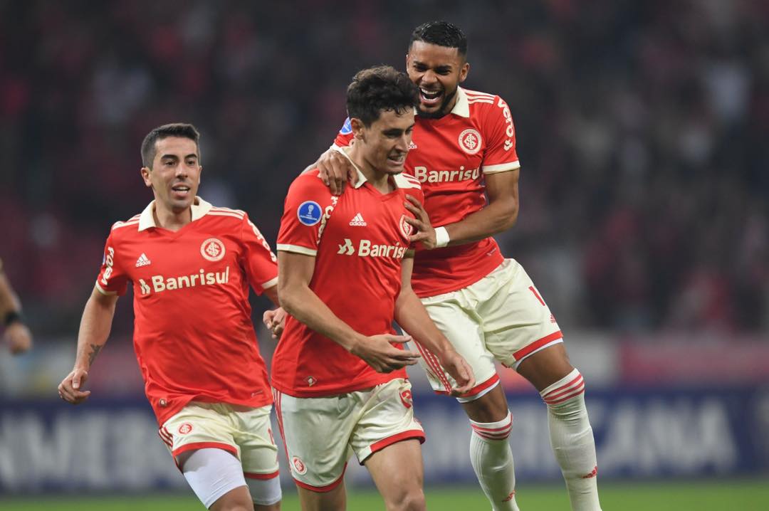 Sul-Americana: Internacional goleia por 5 a 1 com três de Dourado