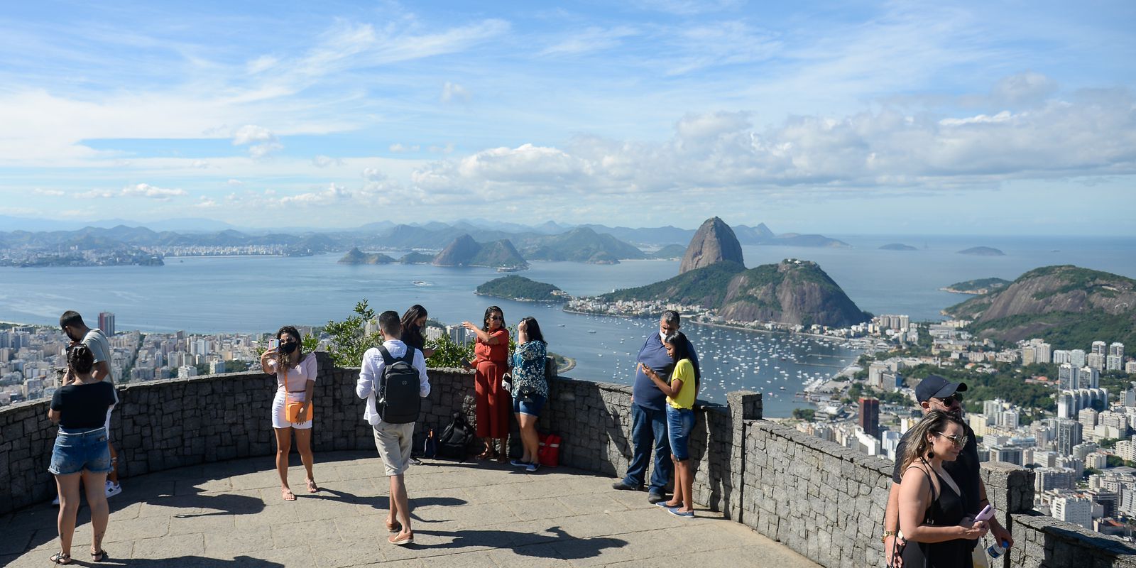 Privado: Rio recomenda cuidados sem impor restrições diante de alta da covid-19