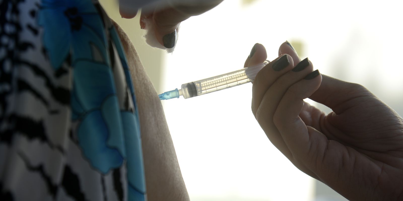 Privado: Covid-19: Rio aplica quarta dose da vacina em trabalhadores