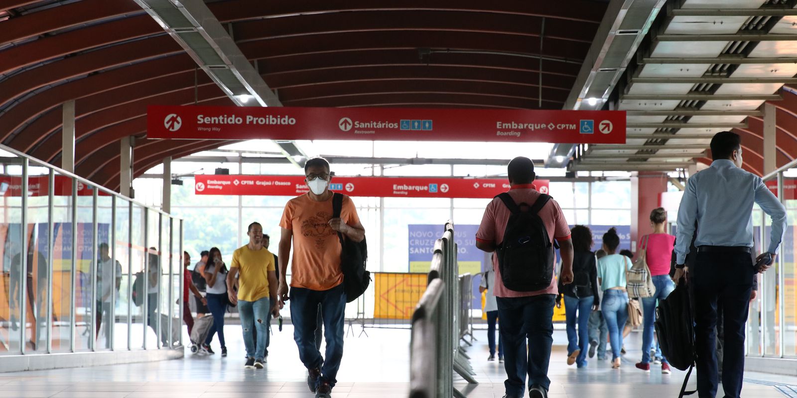 Privado: São Paulo volta a obrigar uso de máscaras contra covid-19