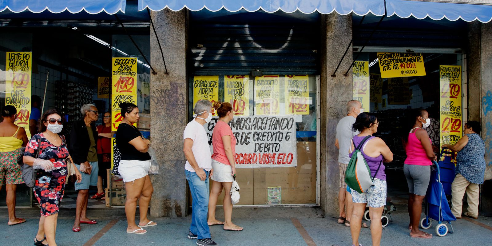 Privado: Rendimentos de brasileiros caíram 8,7% no primeiro trimestre de 2022