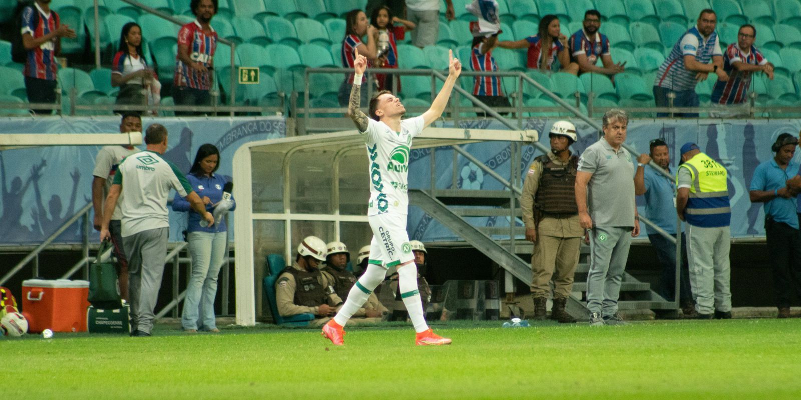 Privado: Chapecoense derrota Bahia e se afasta do Z4 da Série B