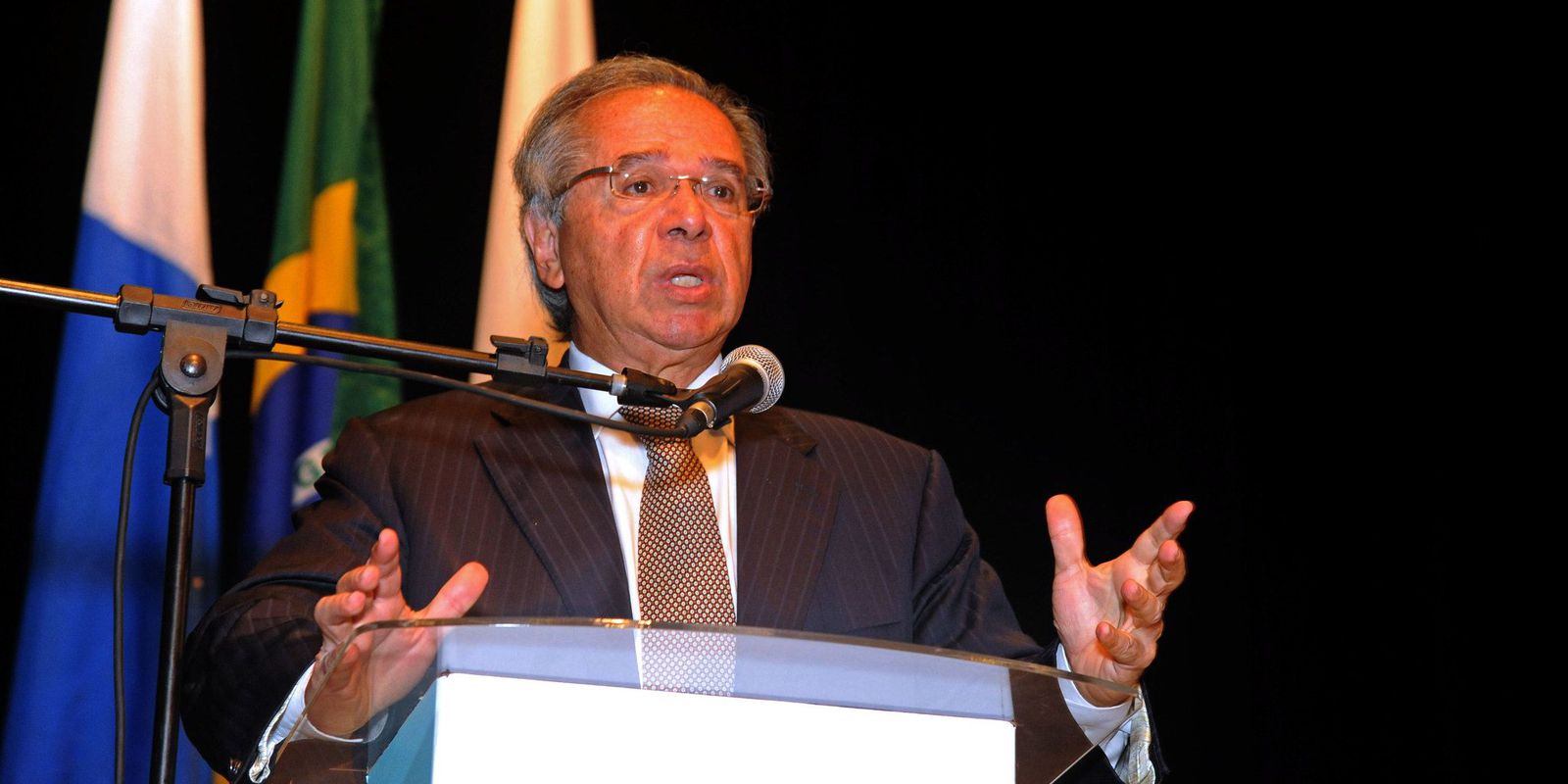 Privado: Ministro diz que BNDES ainda deve bilhões ao governo