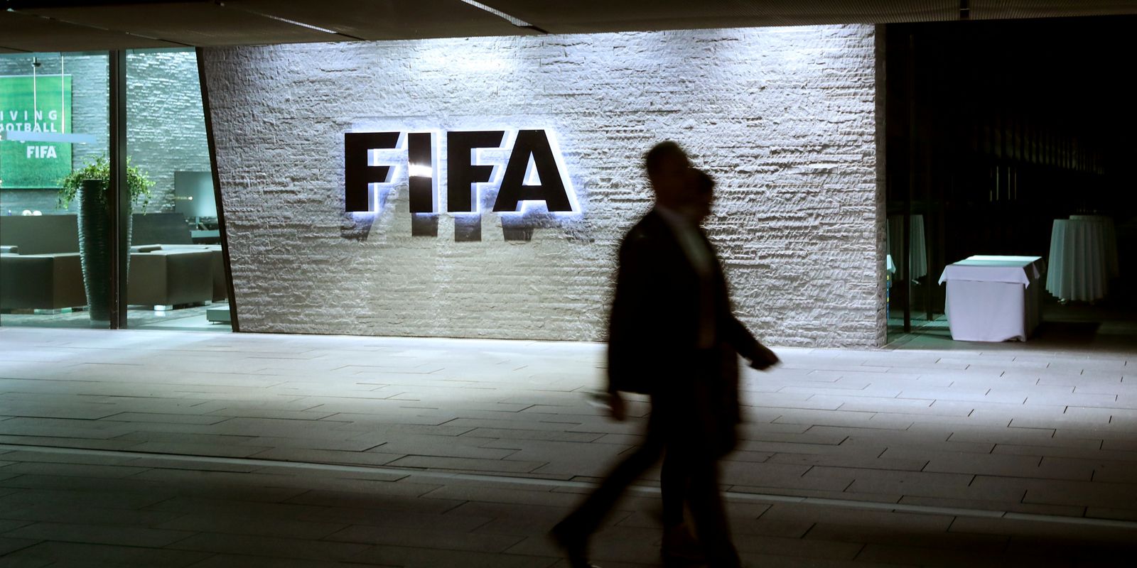 Privado: Fifa permite suspensão de contratos com clubes da Ucrânia até 2023