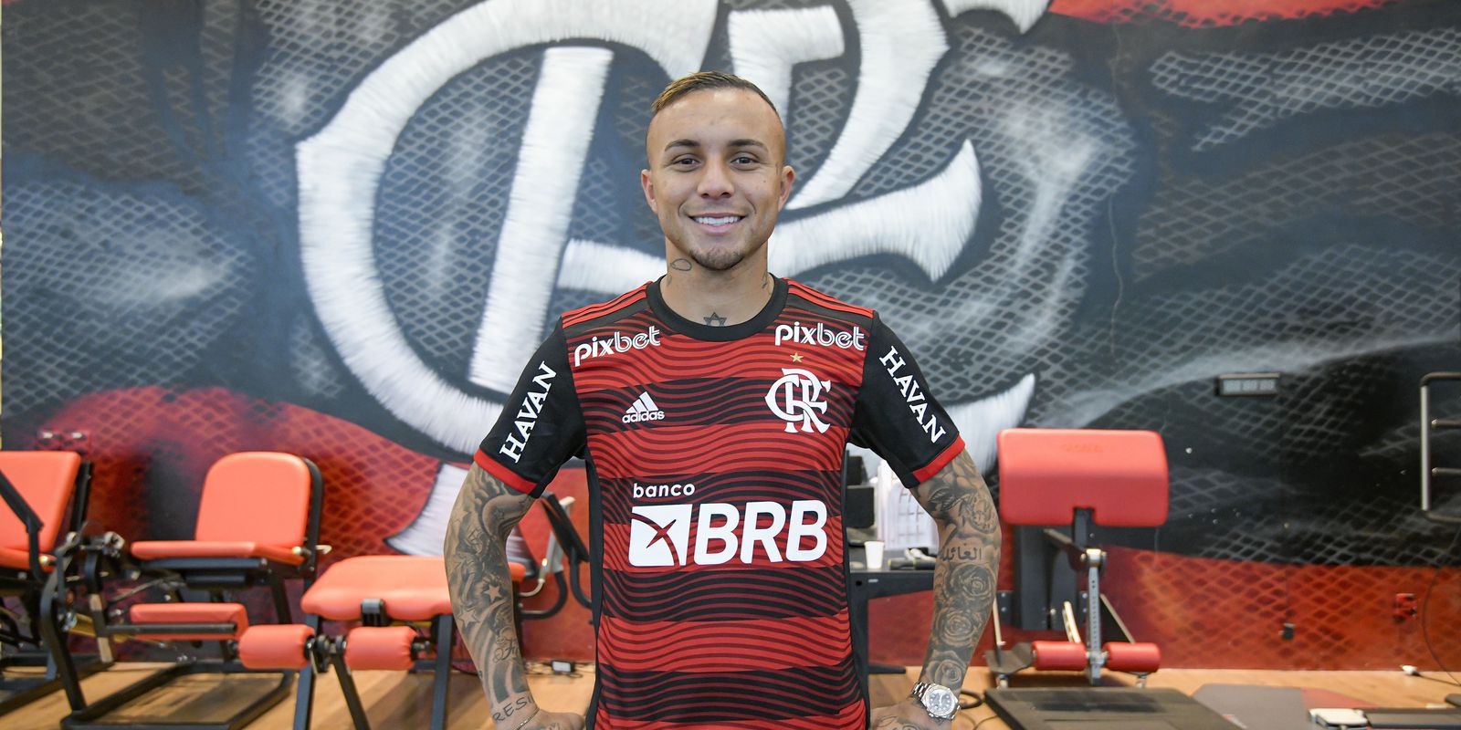 Privado: Flamengo anuncia saída de Isla e chegada de Everton Cebolinha