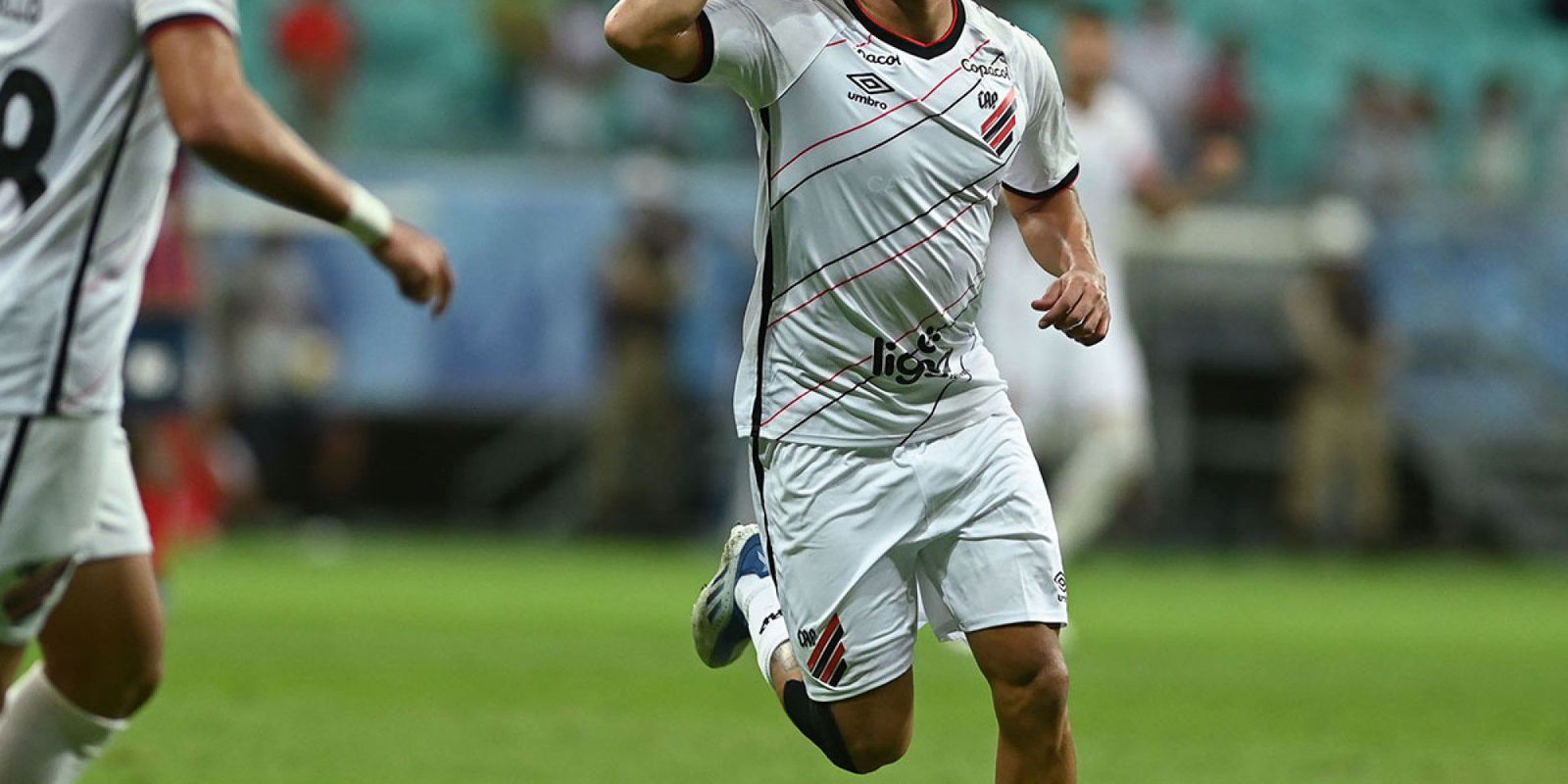 Privado: Athletico-PR vira sobre Bahia e sai na frente pela Copa do Brasil