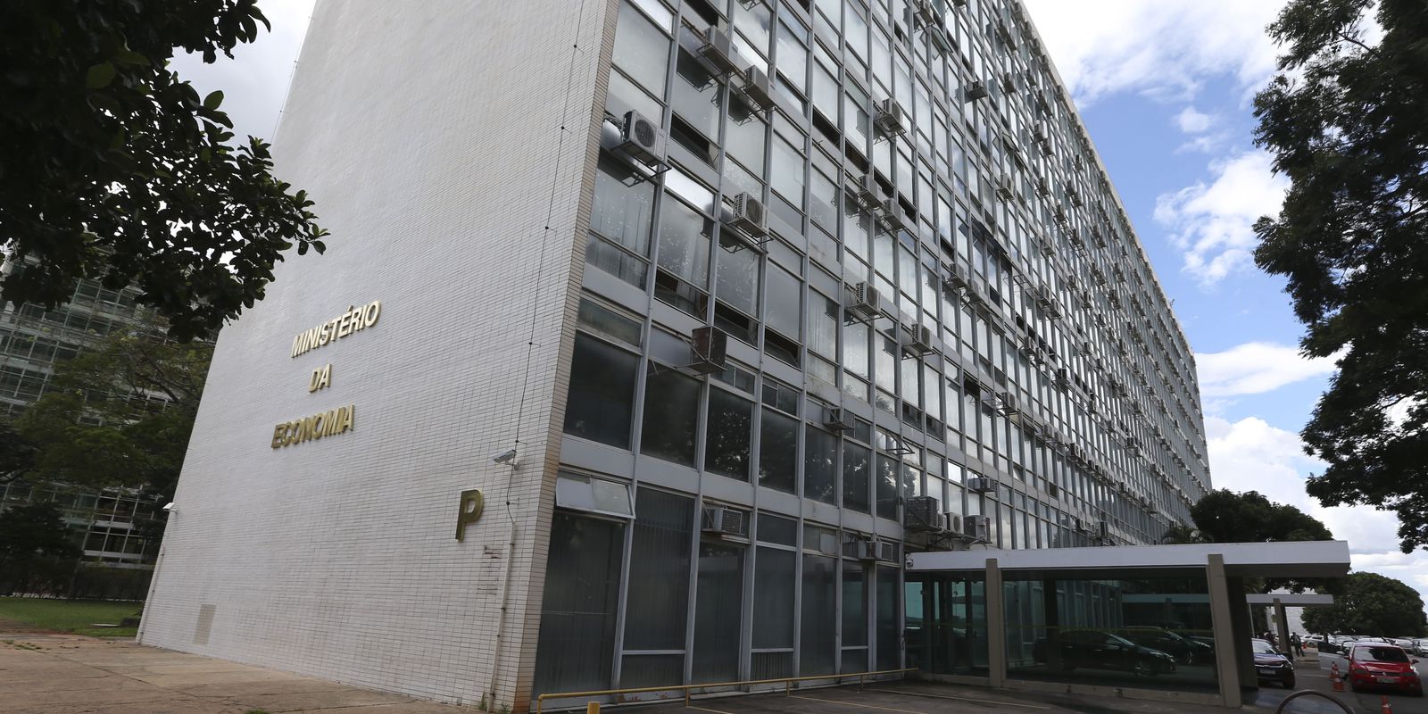 Privado: CMN fixa em 3% a meta de inflação para 2025