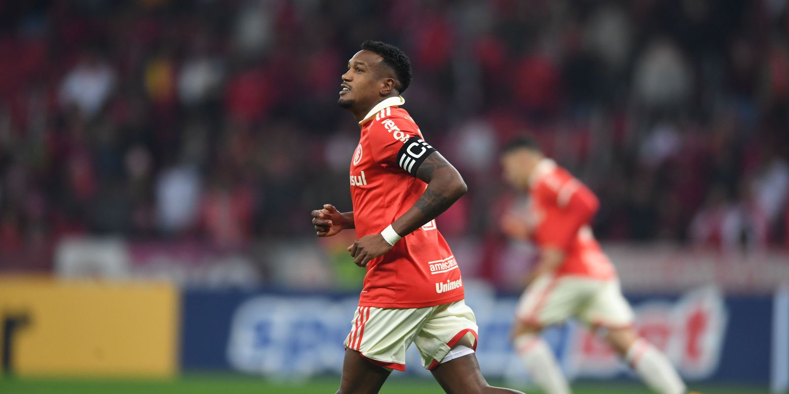 Privado: Internacional triunfa no Beira Rio para dormir no G4 do Brasileiro