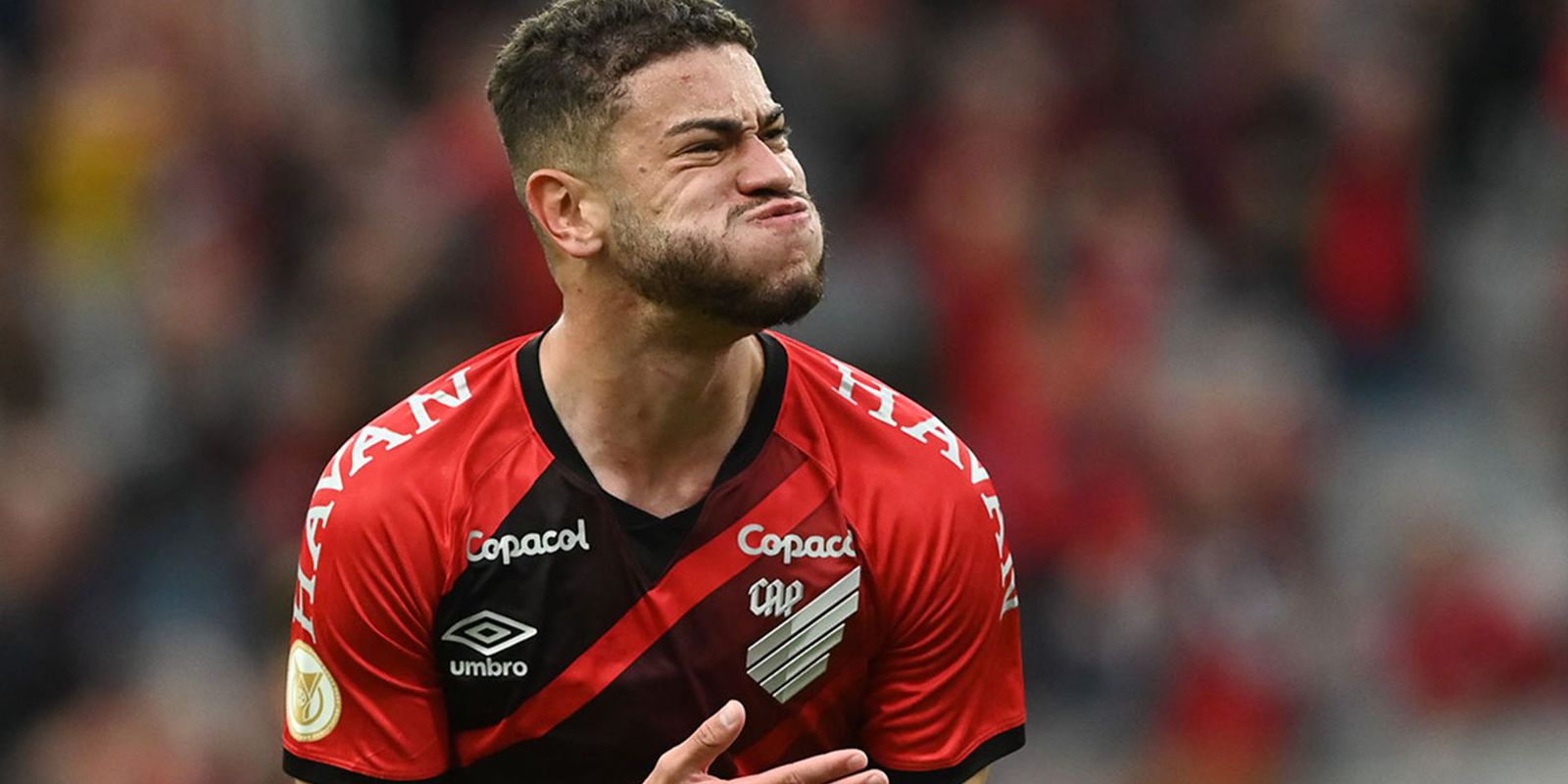 Privado: Athletico-PR supera Bragantino e sobe para 3º lugar no Brasileirão