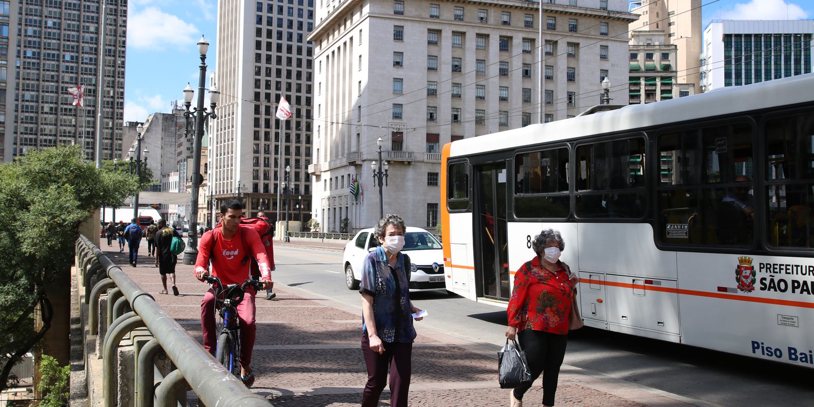 Privado: São Paulo vacina pessoas com mais de 40 anos contra covid-19