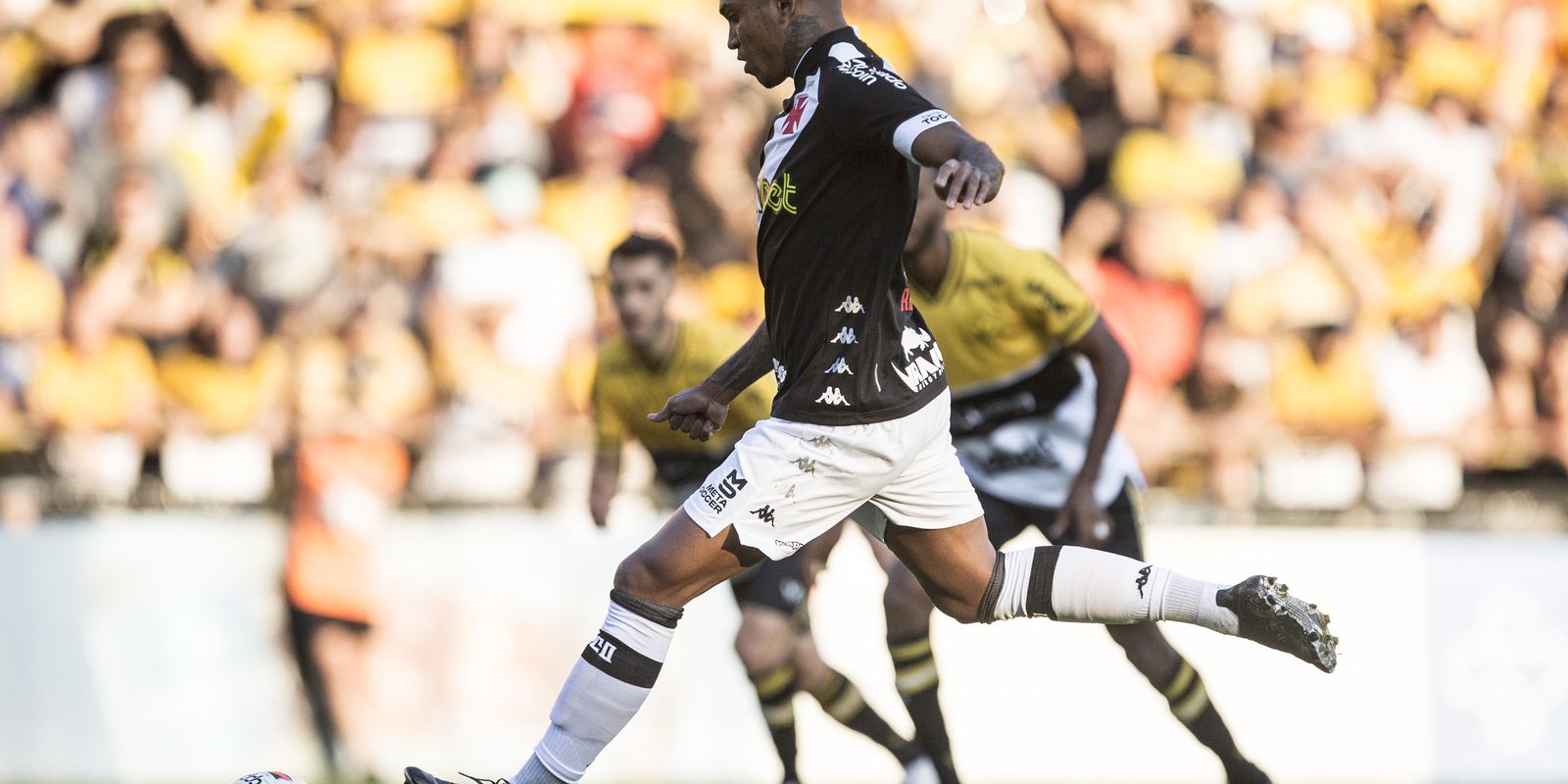 Privado: Cruzeiro tropeça e Vasco encosta na briga pela liderança da Série B