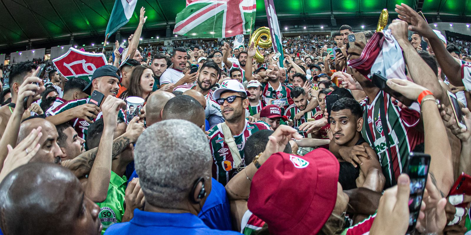 Privado: Fred se despede do futebol com vitória e nos braços da torcida