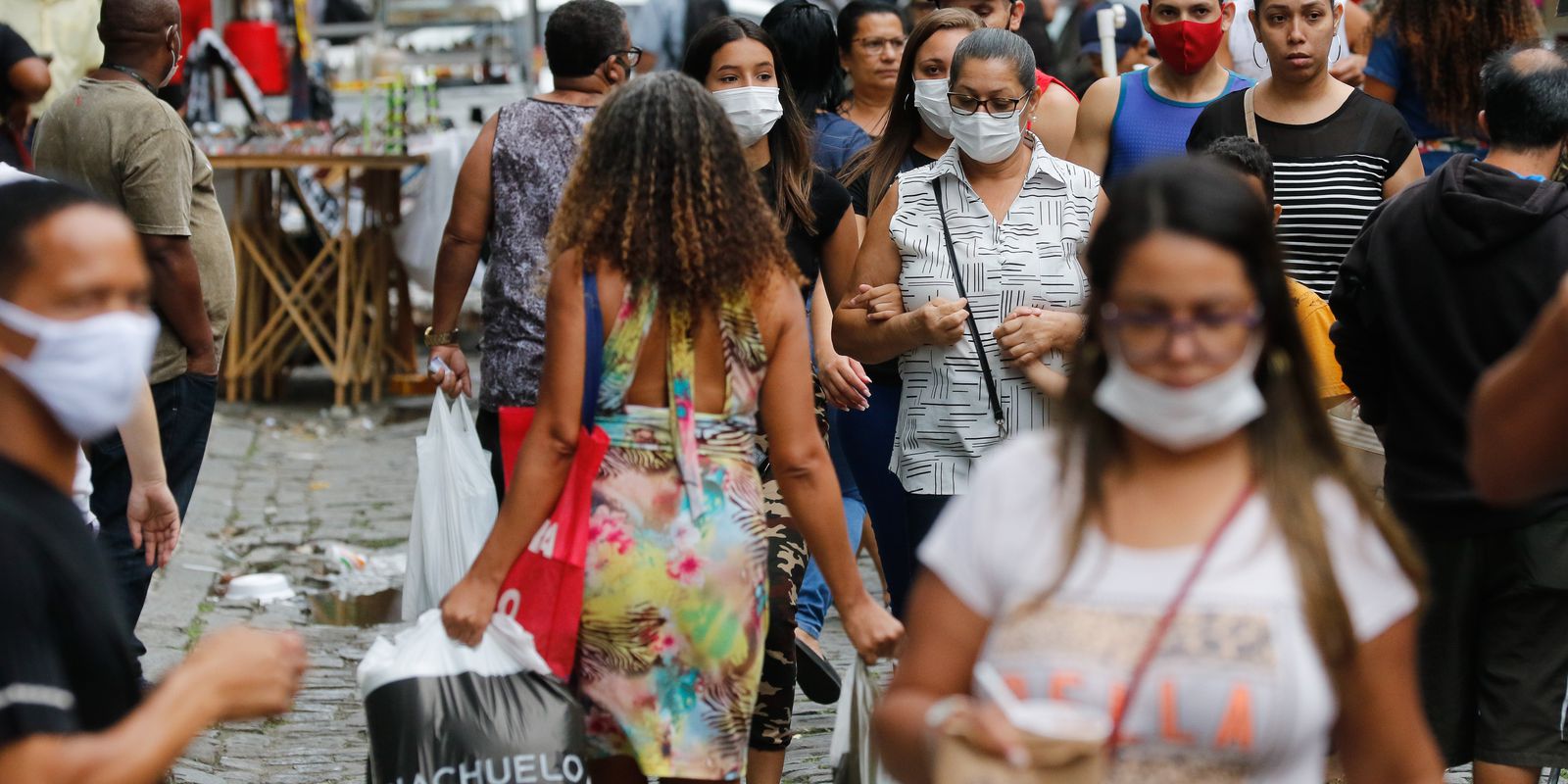 Privado: Covid-19: Brasil registra 148 óbitos e 44 mil casos em 24 horas