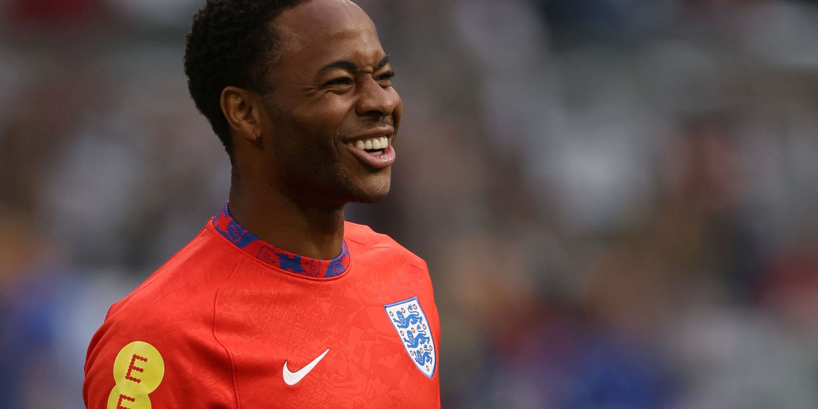 Privado: Chelsea conclui contratação de Sterling junto ao Manchester City