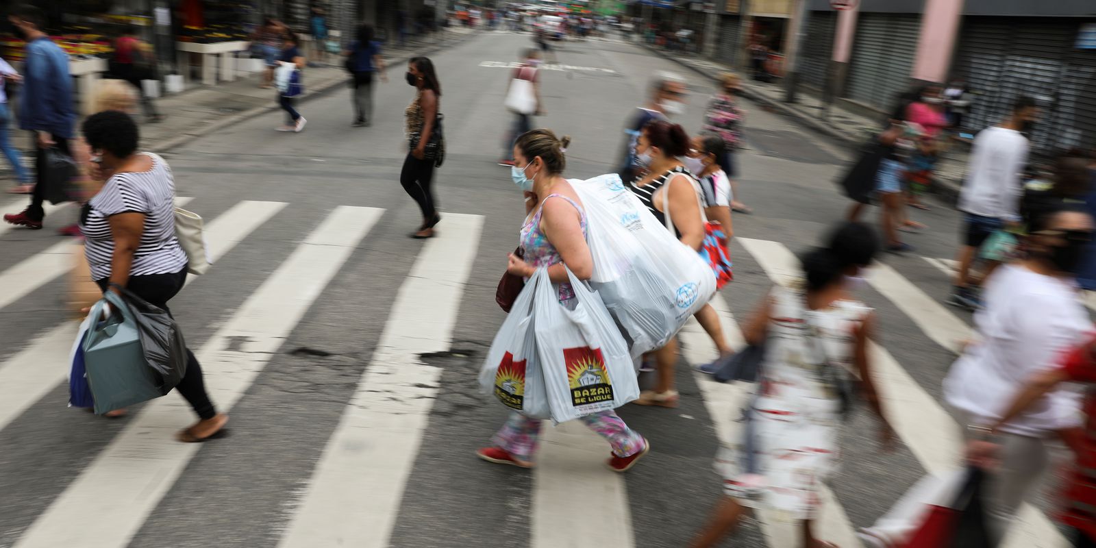 Privado: Covid-19: Brasil tem 49,7 mil novos casos e 280 óbitos em 24 horas